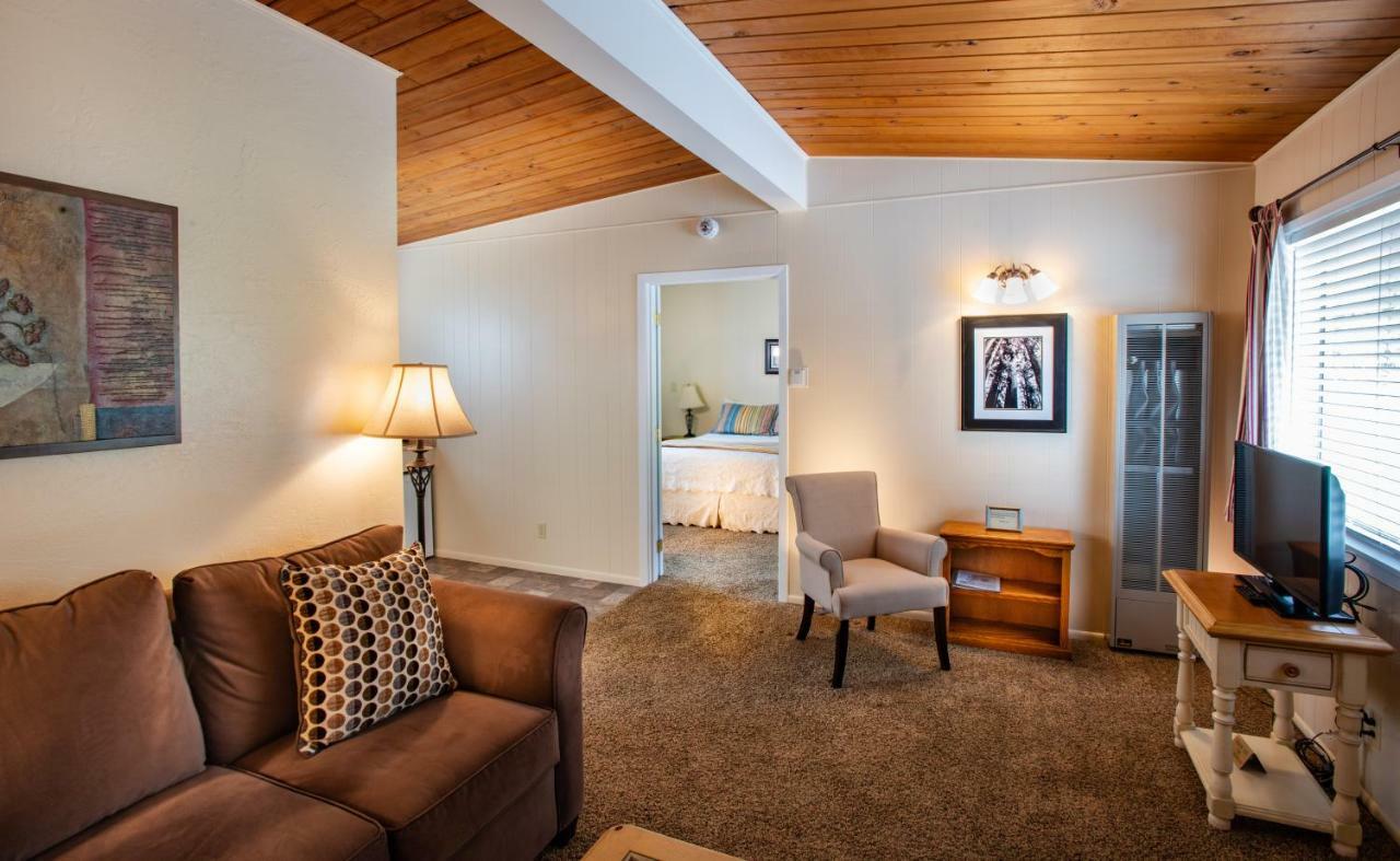 Redwood Suites Ferndale Exterior photo